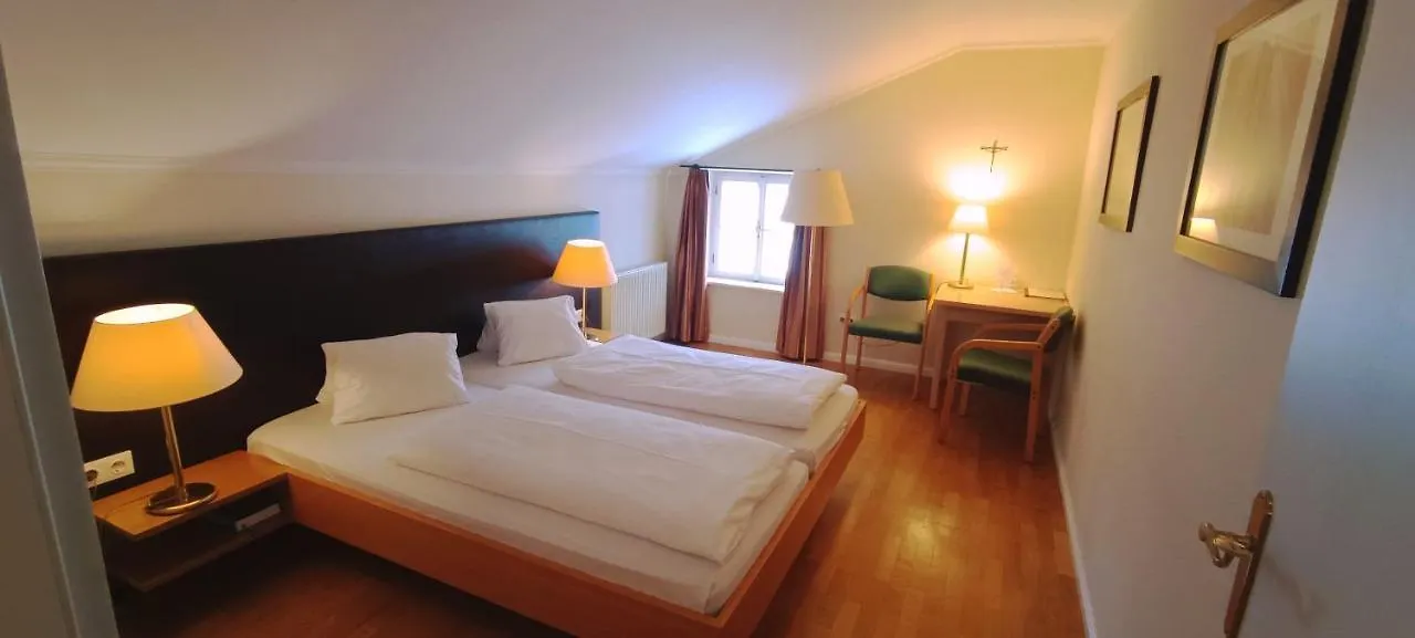 Johannes Schloessl - Gaestehaus Der Pallottiner Am Moenchsberg Salzburg Homestay
